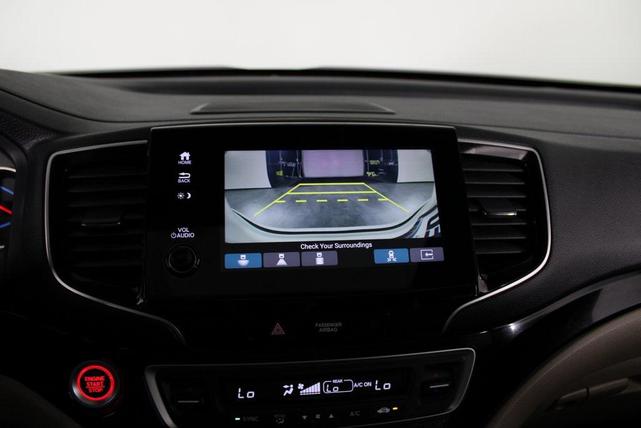 Photo of 2019 White Diamond Pearl Honda Pilot