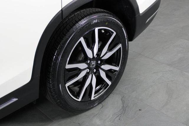 Photo of 2019 White Diamond Pearl Honda Pilot