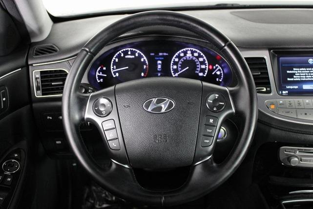 Photo of 2013 Titanium Gray Metallic Hyundai Genesis