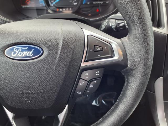 Photo of 2022 Atlas Blue Metallic Ford Edge