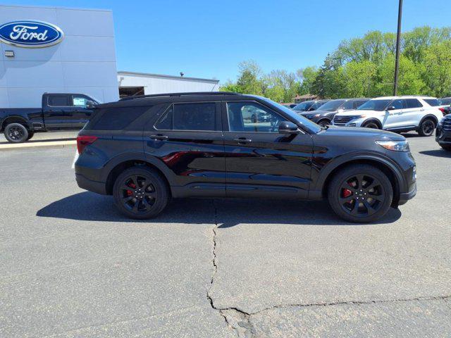 Photo of 2023 Agate Black Metallic Ford Explorer