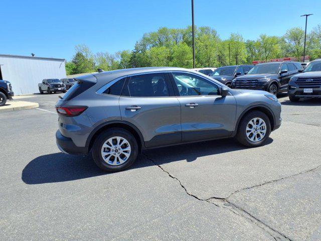 Photo of 2024 Carbonized Gray Metallic Ford Escape
