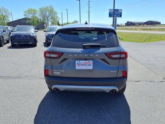 Photo of 2024 Carbonized Gray Metallic Ford Escape