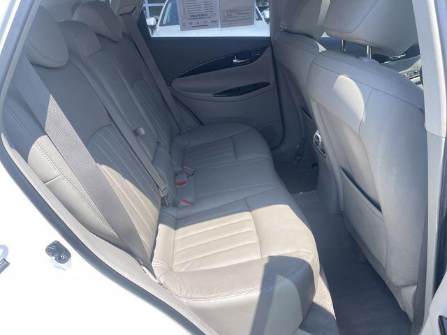 Photo of 2010 Moonlight White Pearl INFINITI EX35
