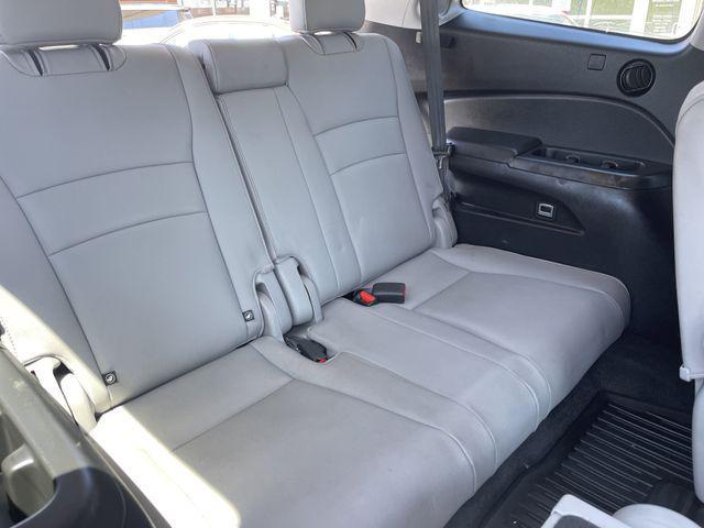 Photo of 2018 Lunar Silver Metallic Honda Pilot