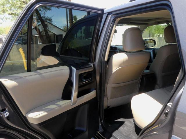 Photo of 2014 Gray Toyota 4Runner