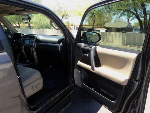 Photo of 2014 Gray Toyota 4Runner