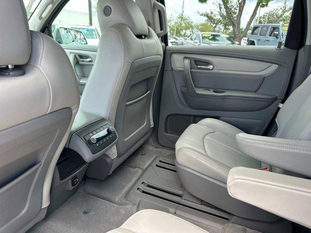 Photo of 2017 Silver Ice Metallic Chevrolet Traverse