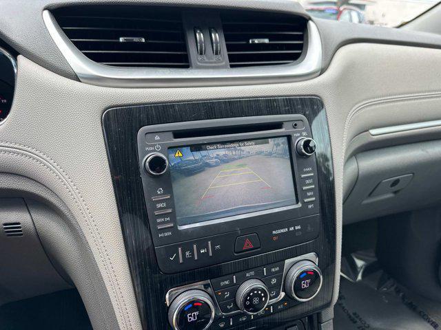 Photo of 2017 Silver Ice Metallic Chevrolet Traverse