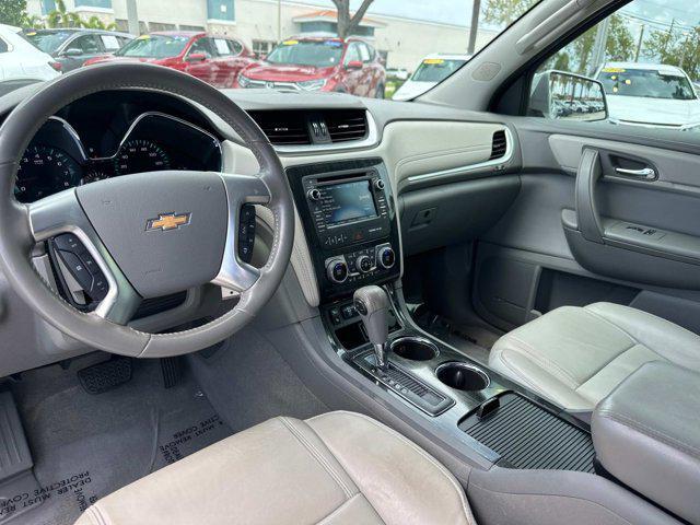Photo of 2017 Silver Ice Metallic Chevrolet Traverse
