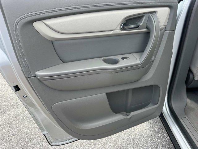 Photo of 2017 Silver Ice Metallic Chevrolet Traverse