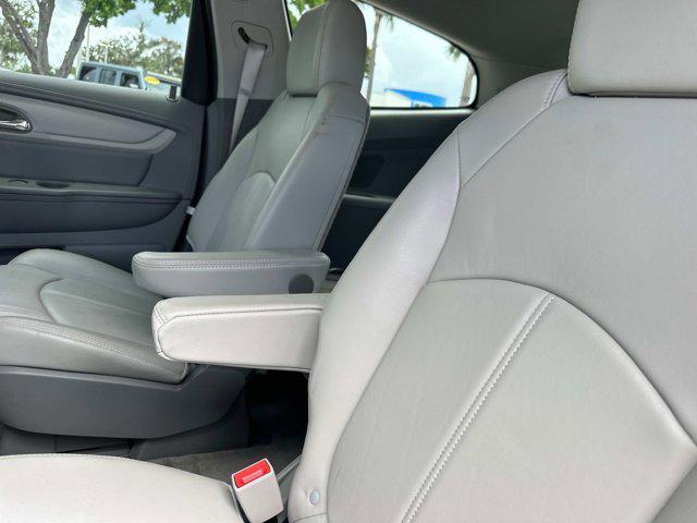 Photo of 2017 Silver Ice Metallic Chevrolet Traverse