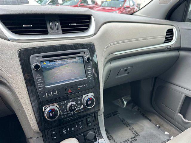 Photo of 2017 Silver Ice Metallic Chevrolet Traverse
