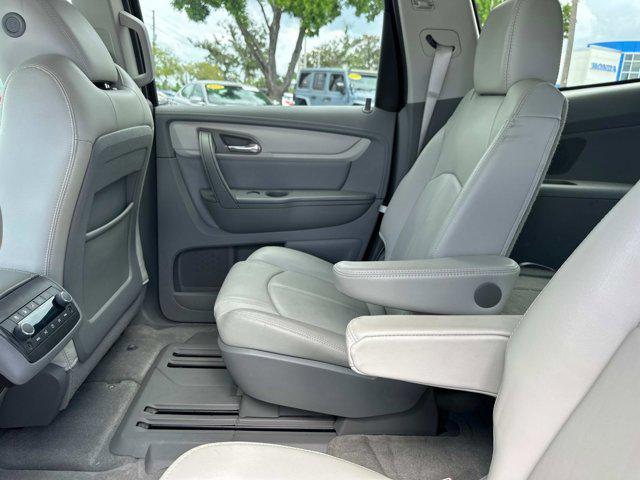 Photo of 2017 Silver Ice Metallic Chevrolet Traverse