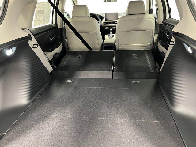Photo of 2025 Platinum White Pearl Honda HR-V
