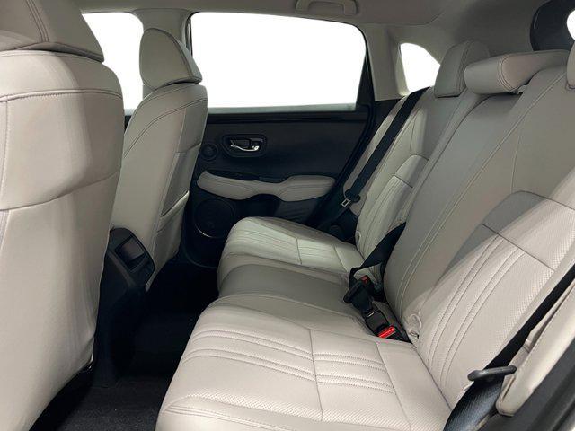 Photo of 2025 Platinum White Pearl Honda HR-V