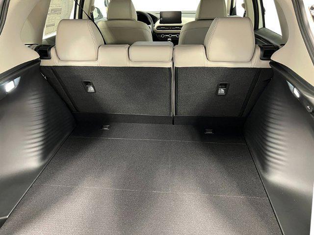 Photo of 2025 Platinum White Pearl Honda HR-V