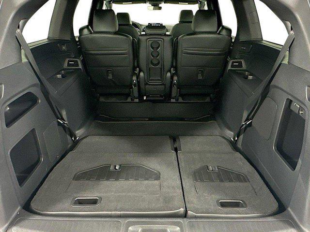 Photo of 2025 Radiant Red Metallic II Honda Odyssey