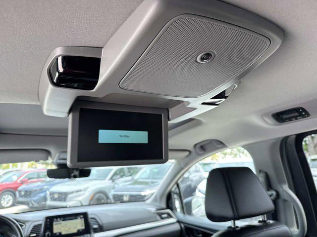 Photo of 2024 Modern Steel Metallic Honda Odyssey