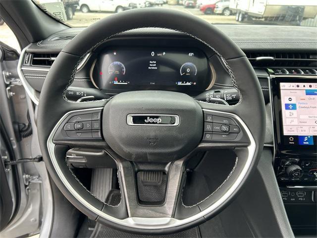 Photo of 2024 Silver Zynith Jeep Grand Cherokee