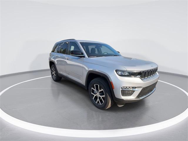 Photo of 2024 Silver Zynith Jeep Grand Cherokee