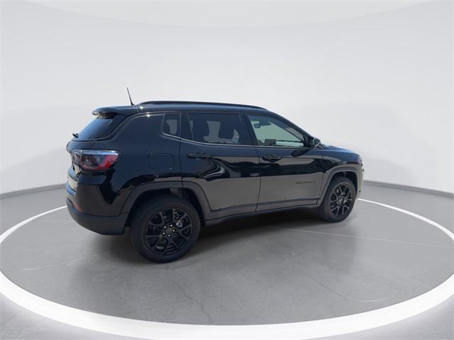 Photo of 2025 Diamond Black Crystal Pearlcoat Jeep Compass
