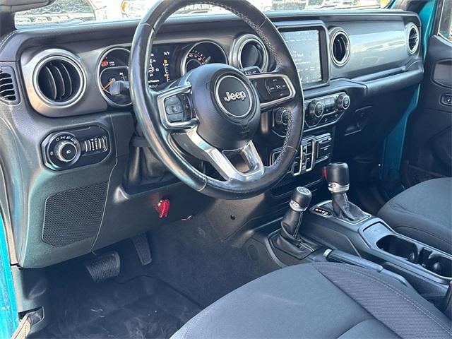 Photo of 2020 Bikini Pearlcoat Jeep Wrangler