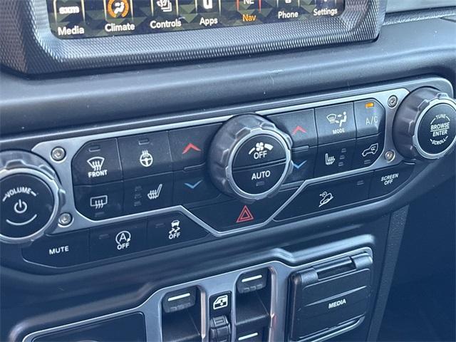Photo of 2020 Bikini Pearlcoat Jeep Wrangler