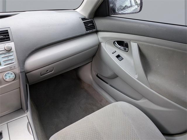 Photo of 2007 Titanium Metallic Toyota Camry