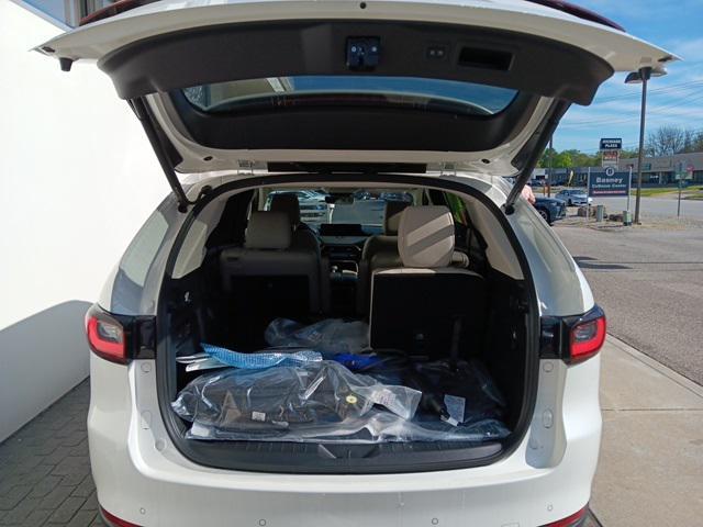 Photo of 2025 Rhodium White Premium Mazda CX-90 PHEV