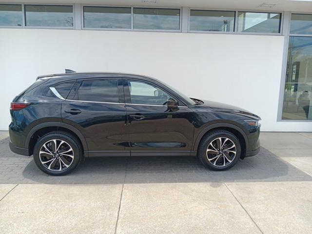 Photo of 2022 Jet Black Mica Mazda CX-5