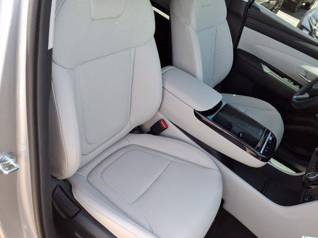 Photo of 2025 Shimmering Silver Hyundai TUCSON Hybrid