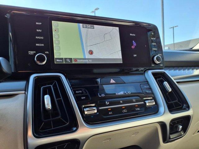 Photo of 2022 Glacial White Pearl Kia Sorento