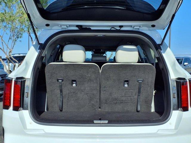 Photo of 2022 Glacial White Pearl Kia Sorento