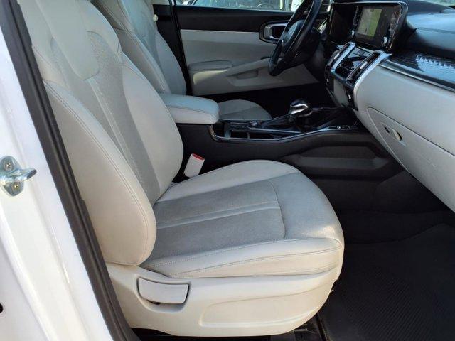 Photo of 2022 Glacial White Pearl Kia Sorento