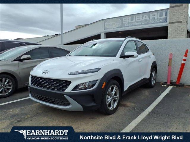 Photo of 2023 Lunar White Hyundai KONA