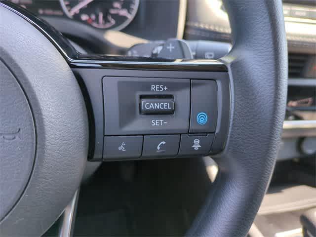 Photo of 2023 Super Black Nissan Rogue