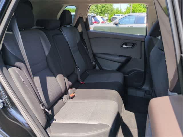 Photo of 2023 Super Black Nissan Rogue