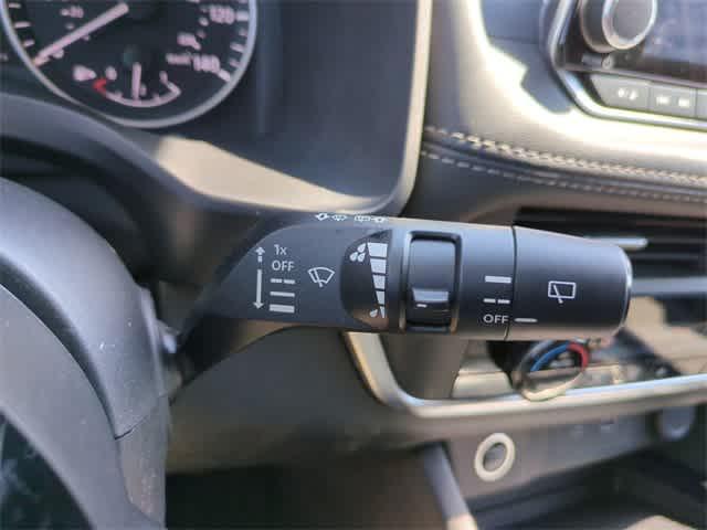 Photo of 2023 Super Black Nissan Rogue