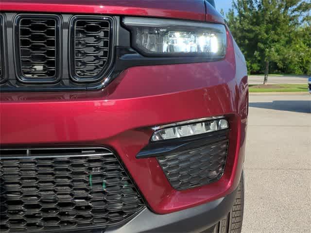 Photo of 2025 Red Jeep Grand Cherokee
