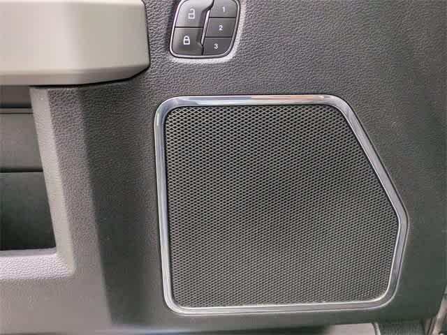 Photo of 2019 Agate Black Metallic Ford F-250