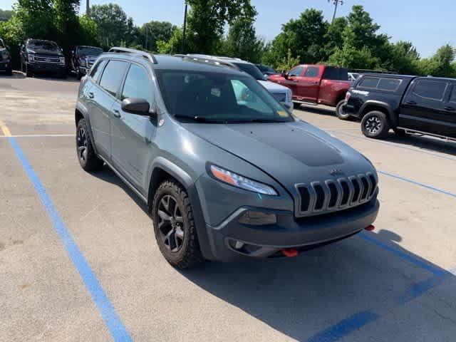 Photo of 2015 Anvil Clearcoat Jeep Cherokee