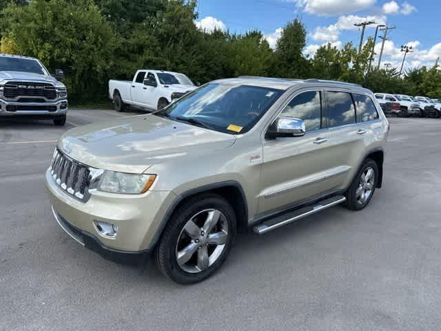 Photo of 2011 White Gold Jeep Grand Cherokee