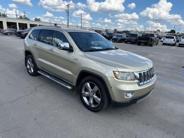 Photo of 2011 White Gold Jeep Grand Cherokee
