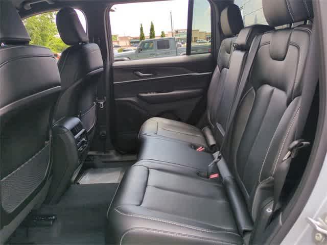 Photo of 2025 Silver Zynith Jeep Grand Cherokee