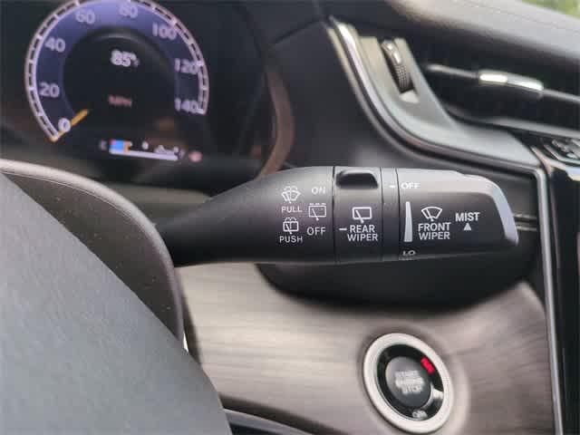 Photo of 2025 Silver Zynith Jeep Grand Cherokee