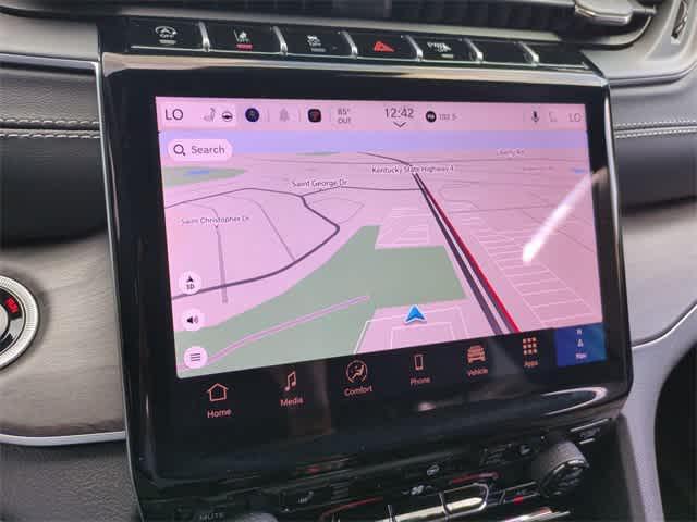 Photo of 2025 Silver Zynith Jeep Grand Cherokee