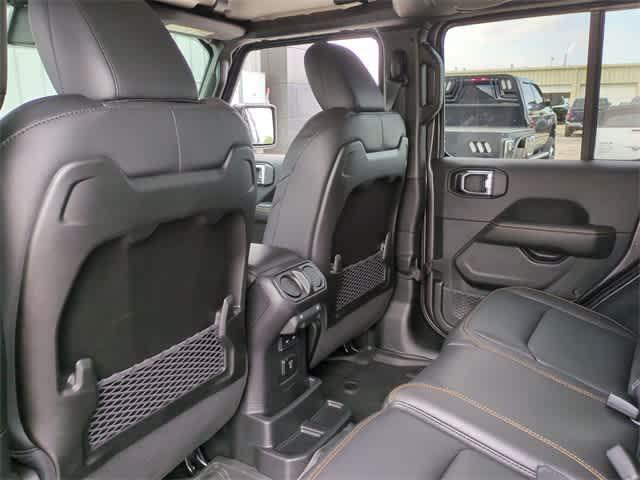 Photo of 2025 Granite Crystal Clearcoat Metallic Jeep Wrangler