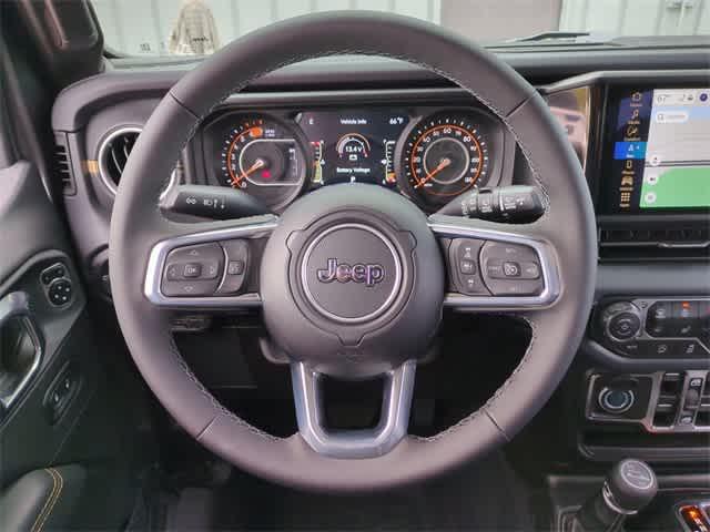 Photo of 2025 Granite Crystal Clearcoat Metallic Jeep Wrangler