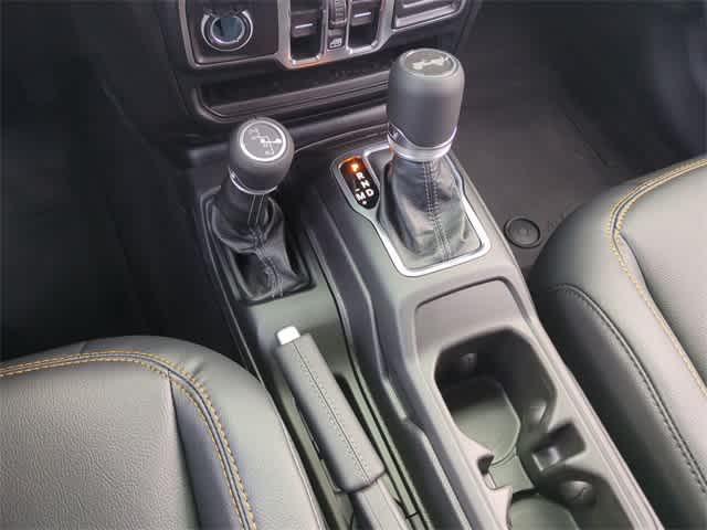 Photo of 2025 Granite Crystal Clearcoat Metallic Jeep Wrangler